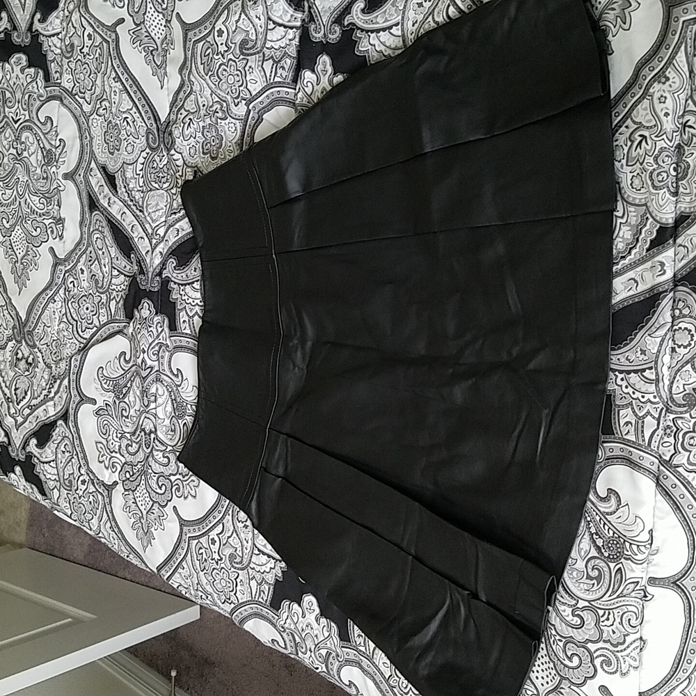 Michael Kors Faux Leather pleated skirt
